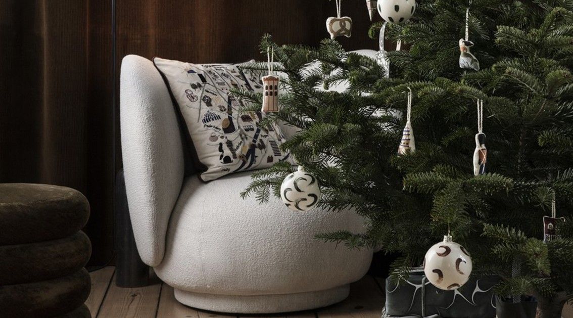 How to decorate the Christmas tree in 3 steps