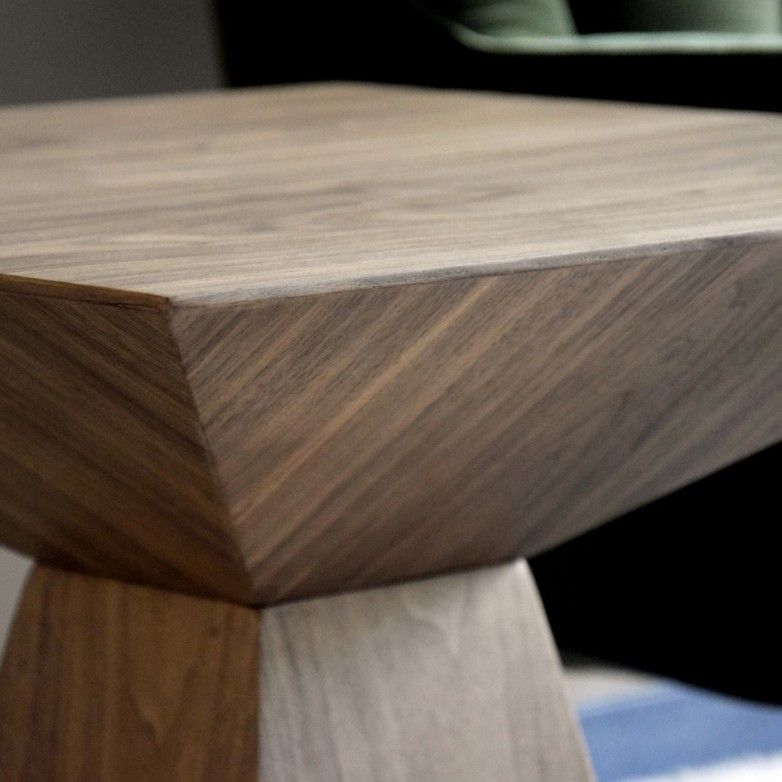 CASSANDRA SIDE TABLE