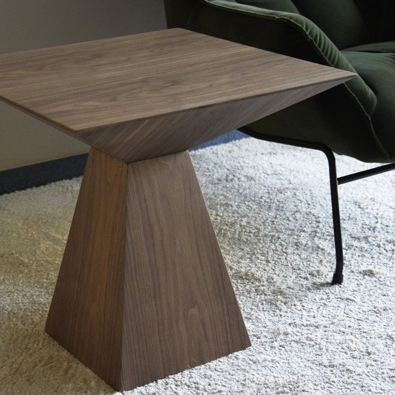 CASSANDRA SIDE TABLE