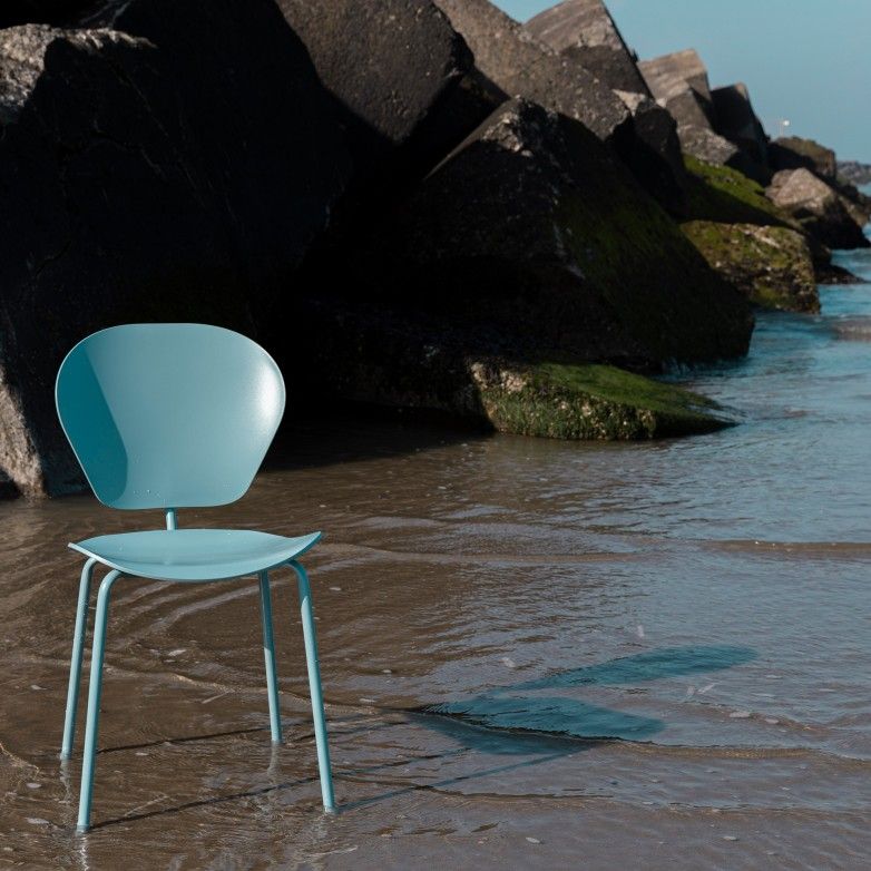 THE OCEAN BLUE CHAIR