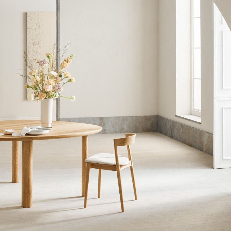 LATCH DINING TABLE